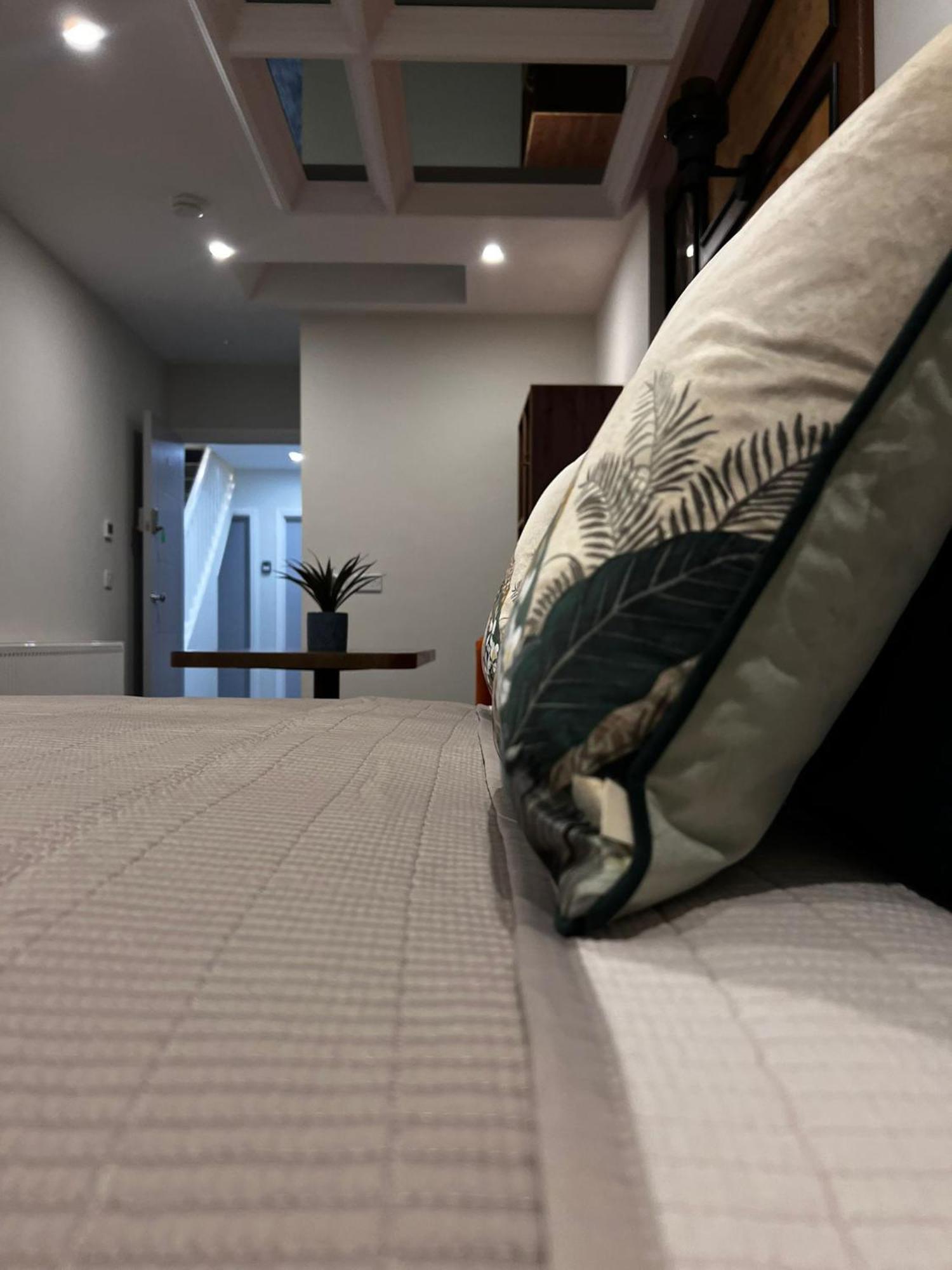 53 Luxury Rooms メイヌース エクステリア 写真