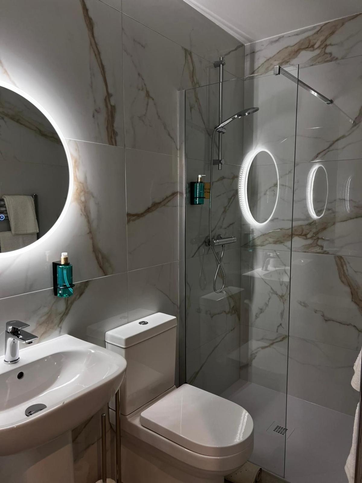 53 Luxury Rooms メイヌース エクステリア 写真